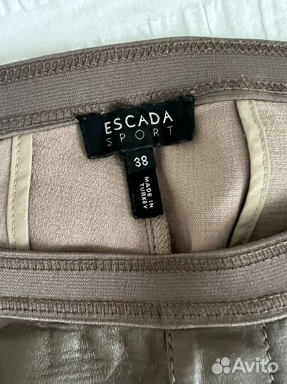 Кожаные леггинсы Escada