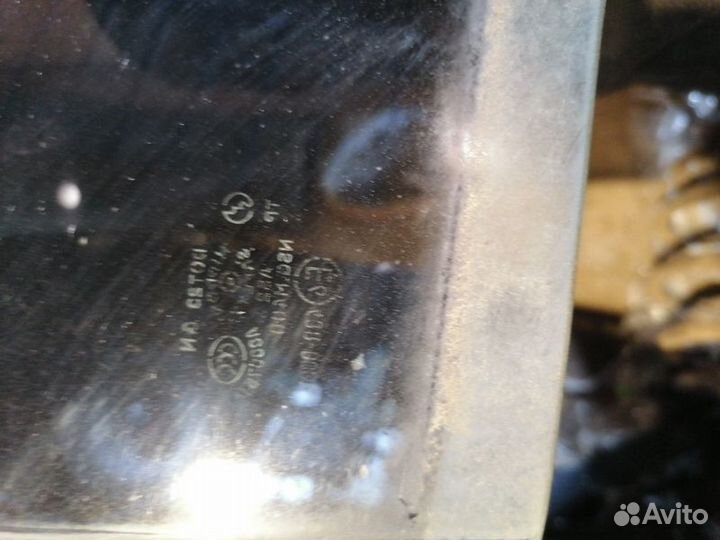 Стекло двери заднее правое Mazda 6GG 1.8