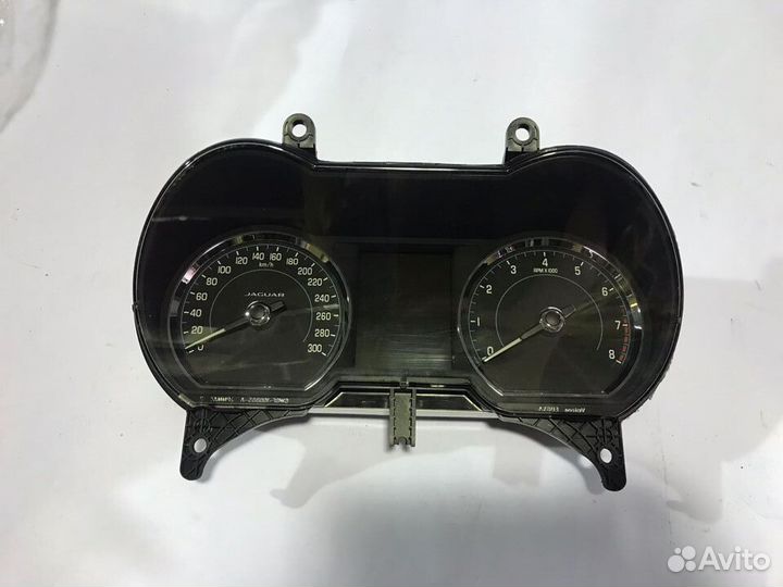 Панель приборов Jaguar XF