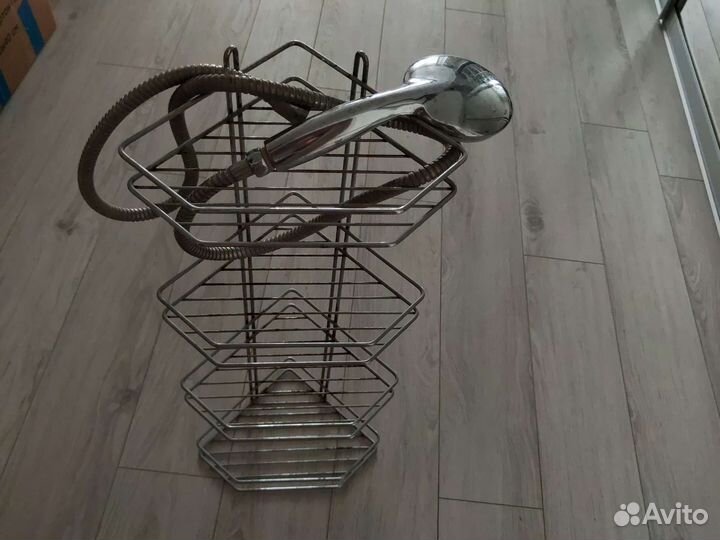 Зеркало с полкой в ванну