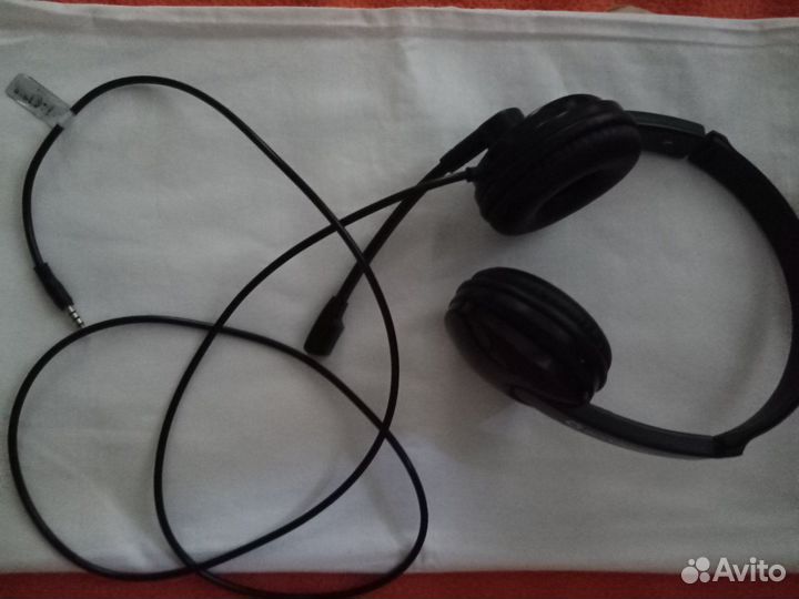Наушники для смартфона и планшета Accutone M101