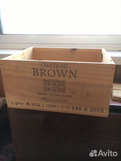 Деревянный ящик из-под вина