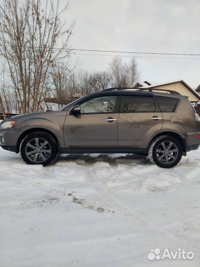 Mitsubishi Outlander 2.4 CVT, 2011, 301 000 км