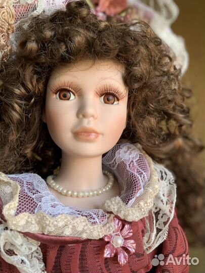Кукла фарфоровая коллекционная
