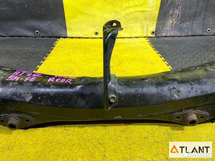 Балка подвески задний toyota carina