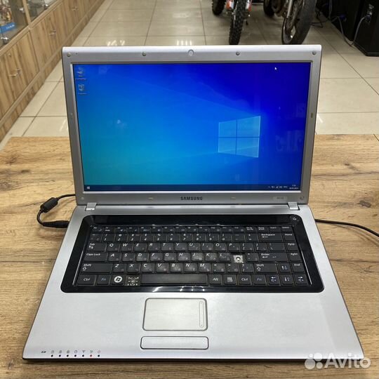 Ноутбук Samsung NP-R518-DA01RU