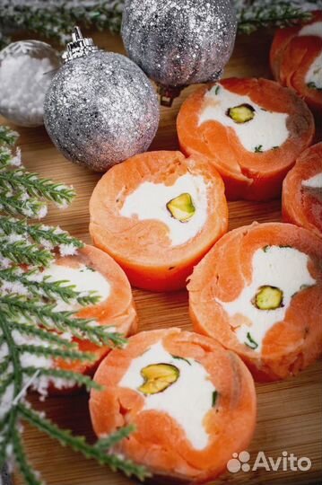 Оптом Слабосоленые рулетики из форели