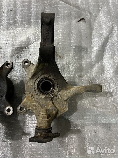 Поворотный кулак передний Renault Laguna 2