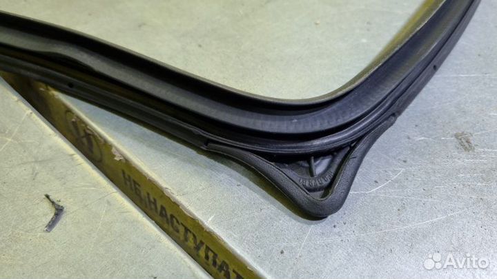 Уплотнитель проема двери передний правый Hyundai