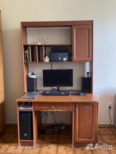 Компьютерный стол