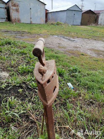 Антикварный утюг