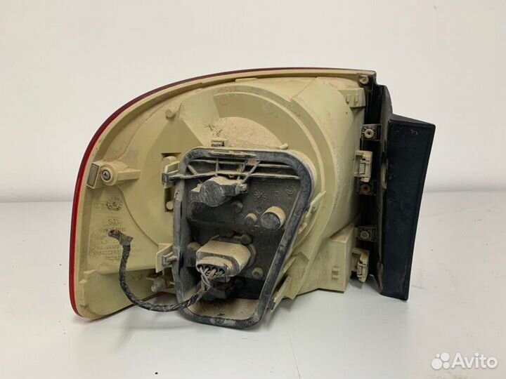 Фонарь правый Volkswagen Touareg 2002-2007