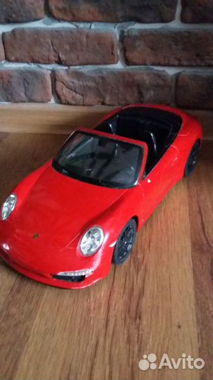 Машина на пульте управления Порш