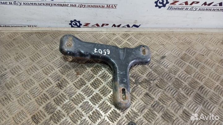 Кронштейн бампера правый Man Tgl
