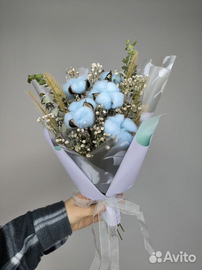 Букет с голубым хлопком