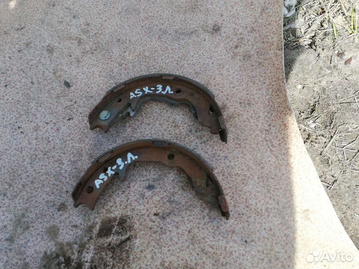 Колодки ручного тормоза Мицубиси asx