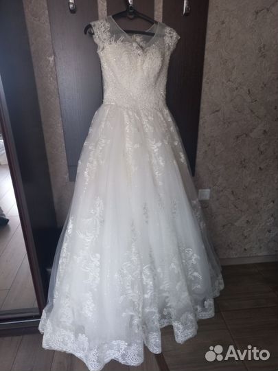 Свадебное платье 44 46 бу