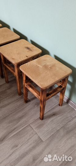 Табурет деревянный