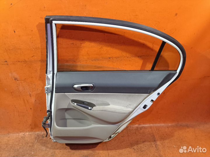 Дверь Honda Civic FD1 (Заднее Правое)