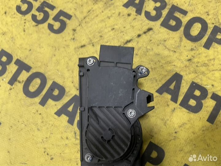 Педаль газа Skoda Fabia 1