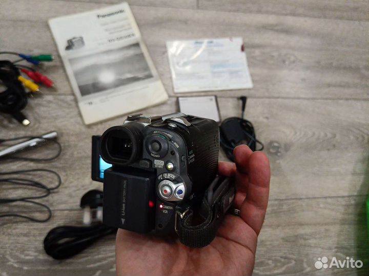 Цифровая видеокамера panasonic NV-GS30
