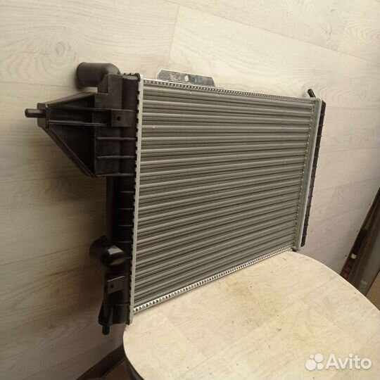 Радиатор охлаждения Opel Vectra A 1.8-2.0 МКПП