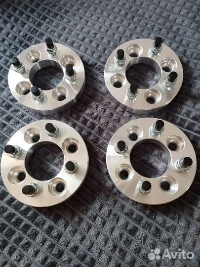 Колесные проставки 4х100