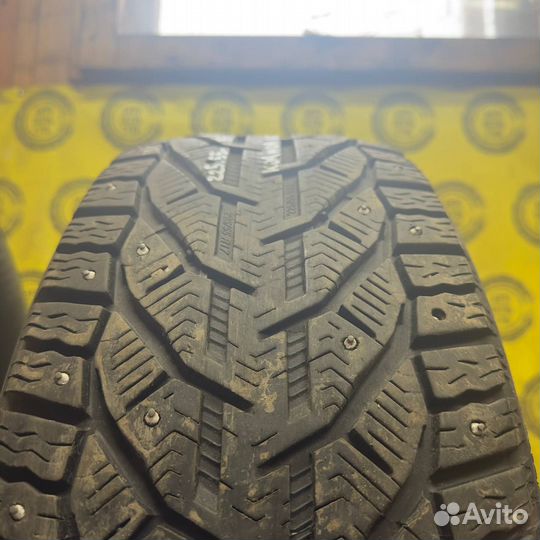 Kormoran Stud 2 225/55 R17 101T