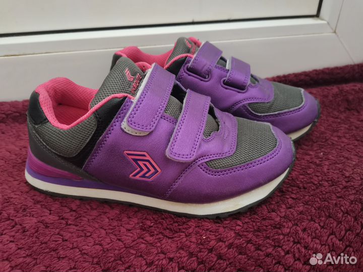 Кроссовки на девочку