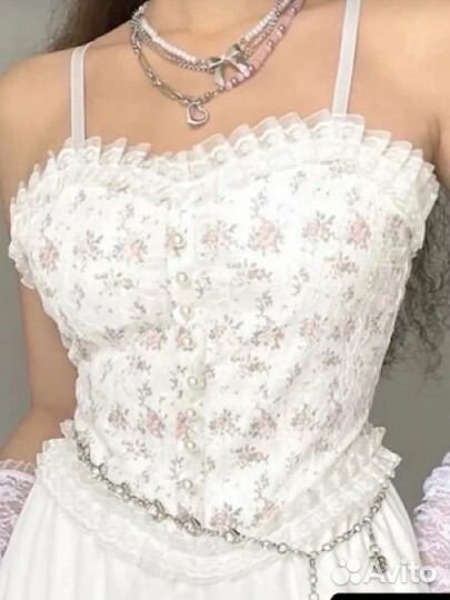 Топ с кружевом на бретельках