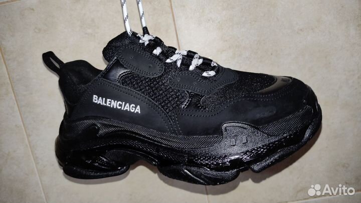 Balenciaga Triple s