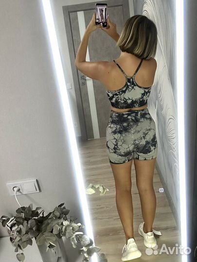 Спортивный костюм новый S