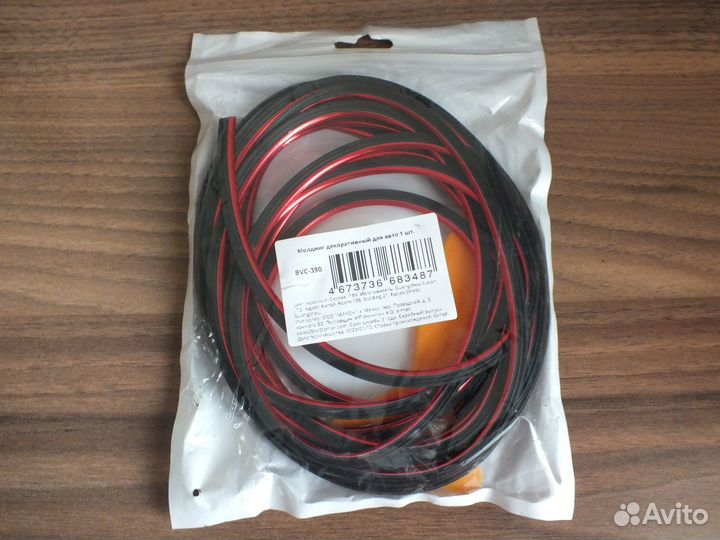 Молдинг антискрип для салона,красный