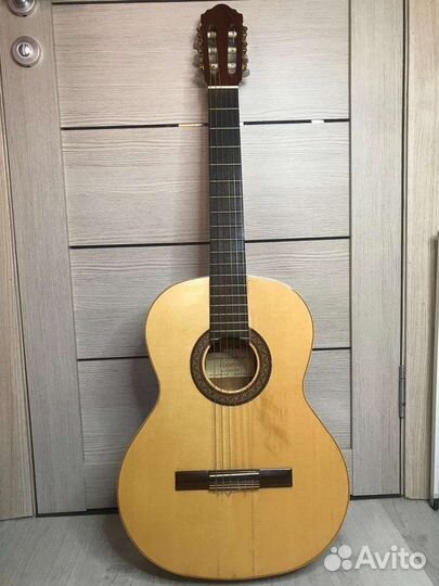 Гитара Kremona