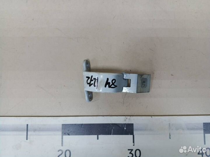 Петля двери багажника Skoda Rapid 2012-2020