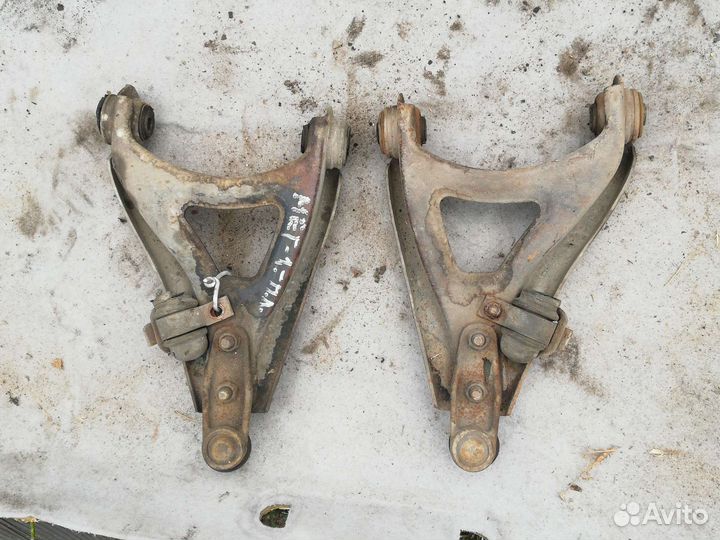 Рычаг передний поперечный верхний Рено Меган 1