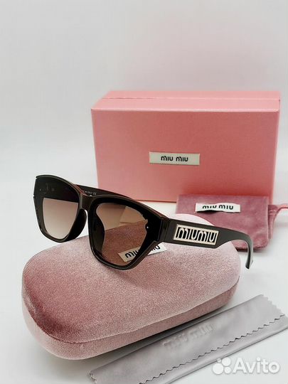 Солнцезащитные очки miu miu