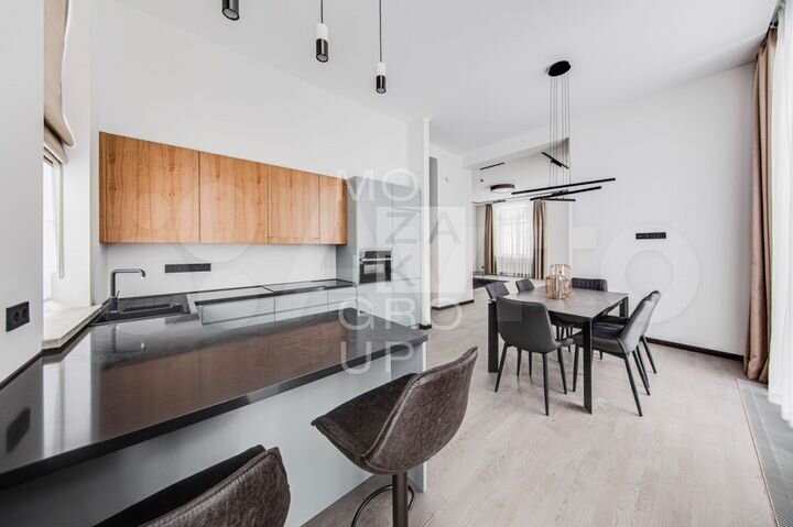 Коттедж 334,6 м² на участке 8 сот.