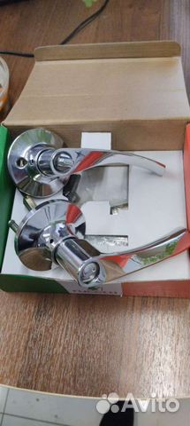 Дверные ручки замки петли