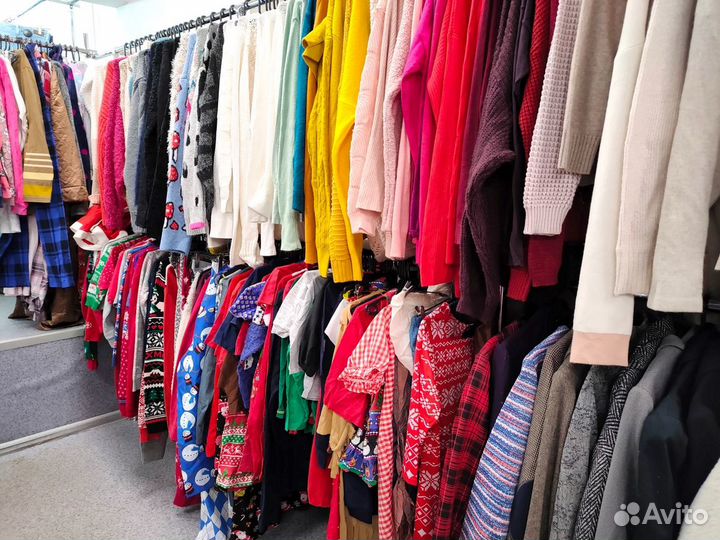 Продавец в магазин одежды