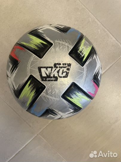 Футбольный мяч adidas euro 2020