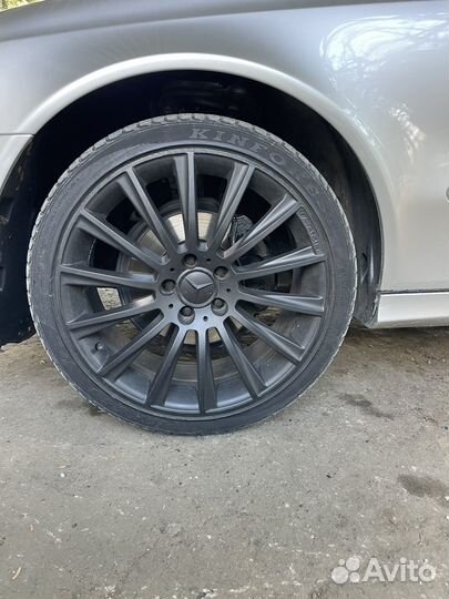 Kinforest KF-550 245/35 R19