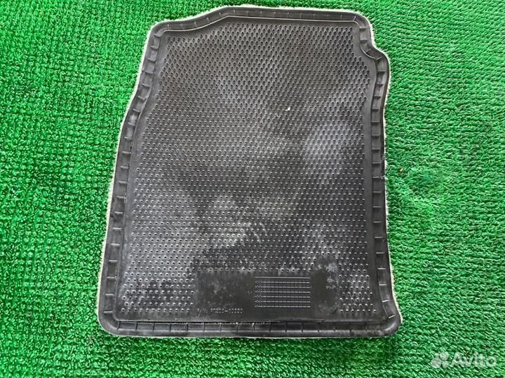 Коврик салона прав. перед. Toyota Gx470, Land crui