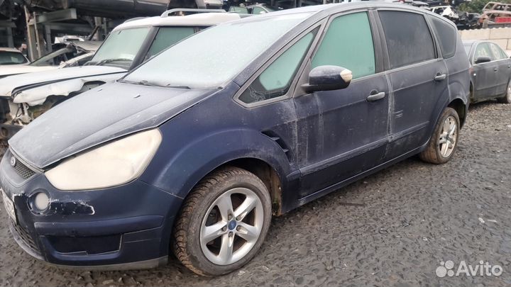Фонарь задний правый ford S-MAX