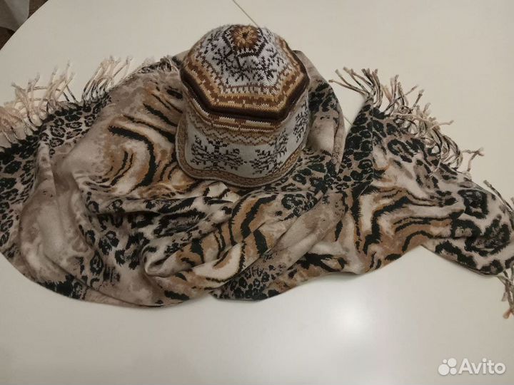 Шапка вязанная женская и шарф