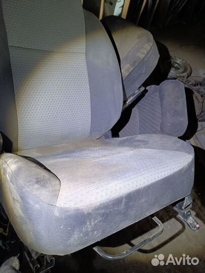 Переднее левое сидение Chevrolet Aveo Т250