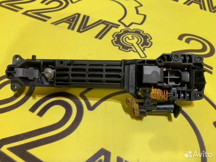 Ручка двери внешняя передняя левая Toyota Ist