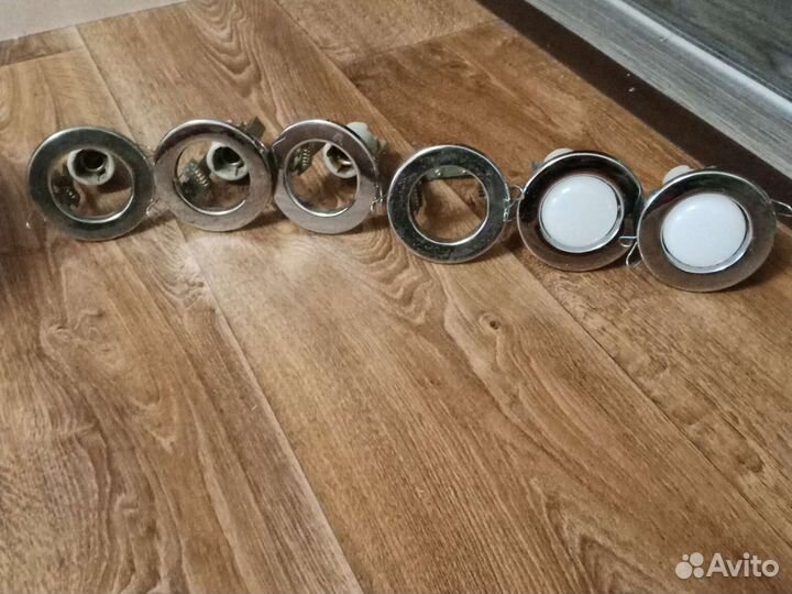 Светильники для ванны и туалета