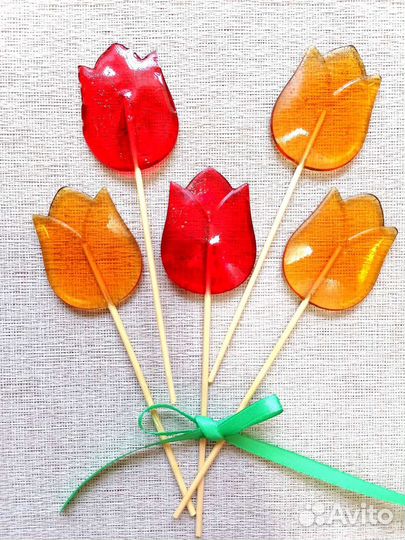 Леденцы на палочке, тюльпаны
