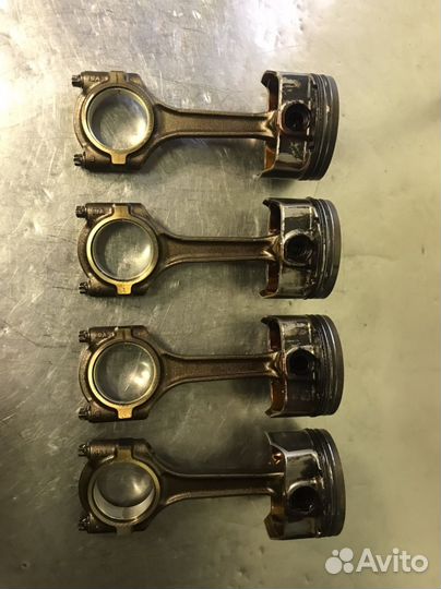 Поршень+шатун F16D4 A16XER Opel Astra Zafira